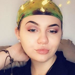 Meet your Posher, Rhiannon